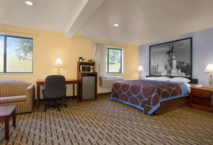 هتل Super 8 By Wyndham Lynchburg Va
