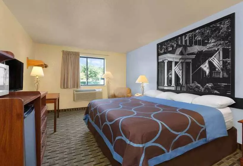 هتل Super 8 By Wyndham Lynchburg Va