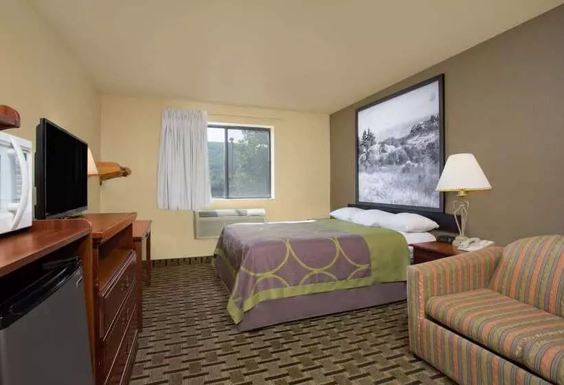 هتل Super 8 By Wyndham Lynchburg Va