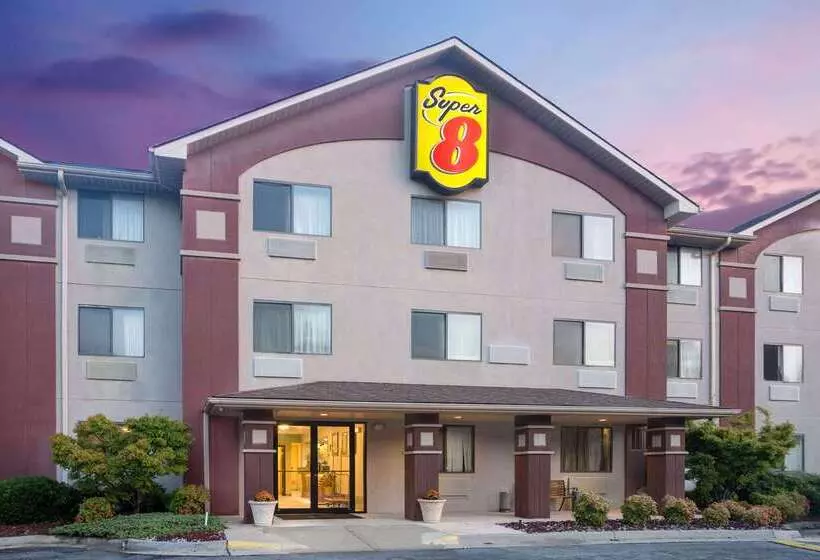 هتل Super 8 By Wyndham Lynchburg Va