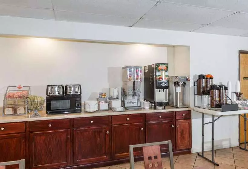 호텔 Super 8 By Wyndham Pompano Beach