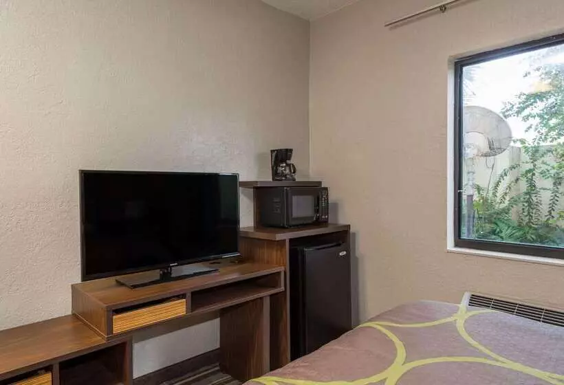 호텔 Super 8 By Wyndham Pompano Beach