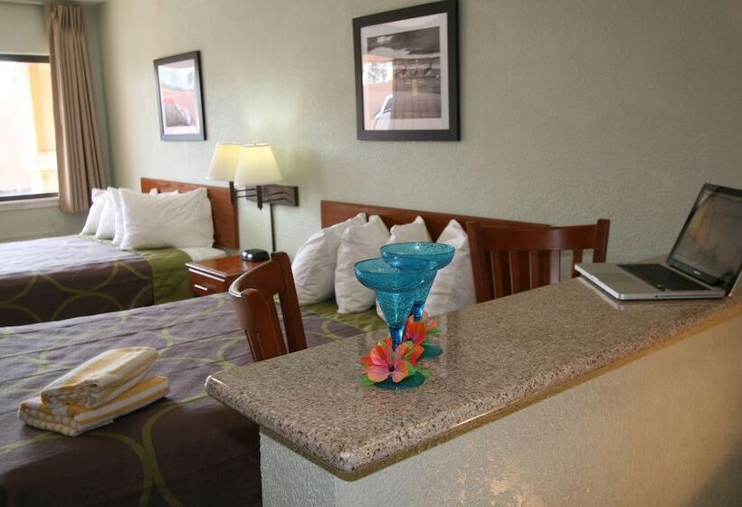 בית מלון כפרי Super 8 By Wyndham South Padre Island