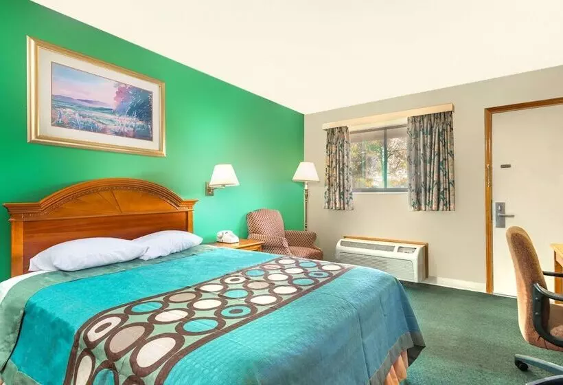 Hotelli Super 8 By Wyndham Vandalia/dayton International Airport