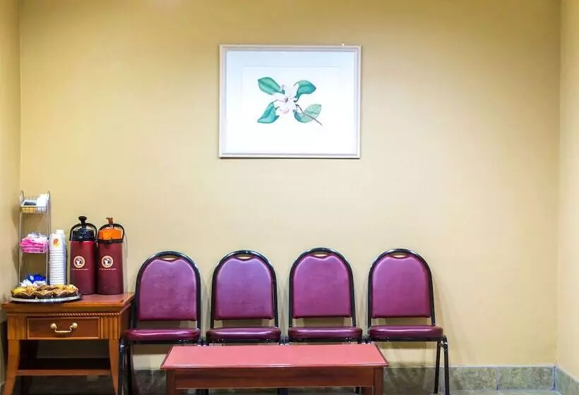 Hotelli Super 8 By Wyndham Vandalia/dayton International Airport