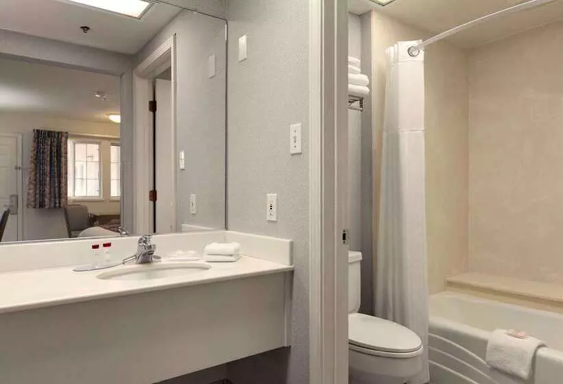 ホテル Travelodge By Wyndham Redding Ca