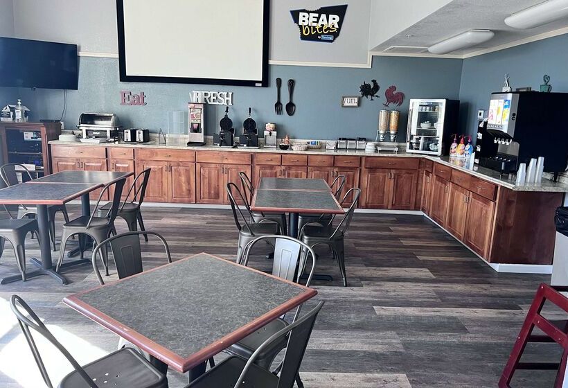 هتل Travelodge By Wyndham Redding Ca