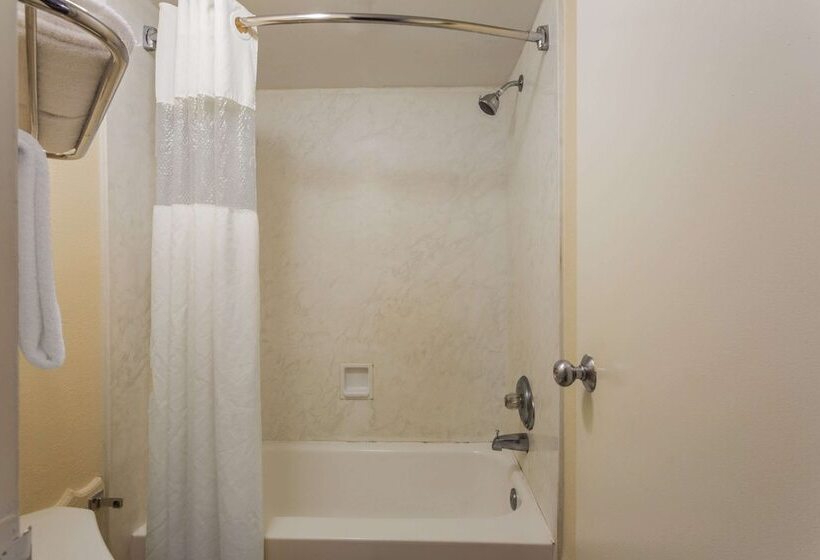 فندق Travelodge By Wyndham Suites Virginia Beach Oceanfront