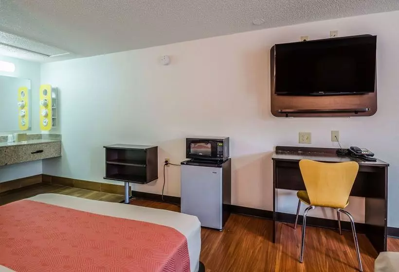 Motel 6 Troutville, Va