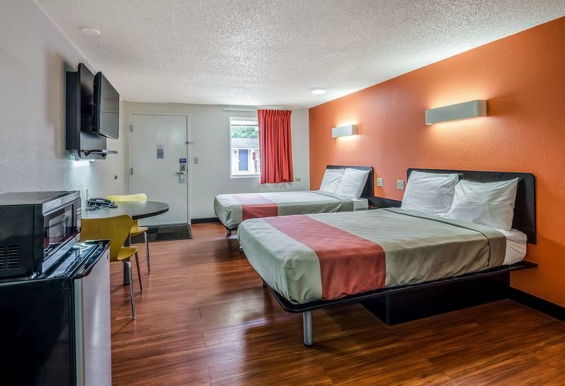 Motel 6 Troutville, Va