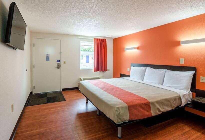 Motel 6 Troutville, Va