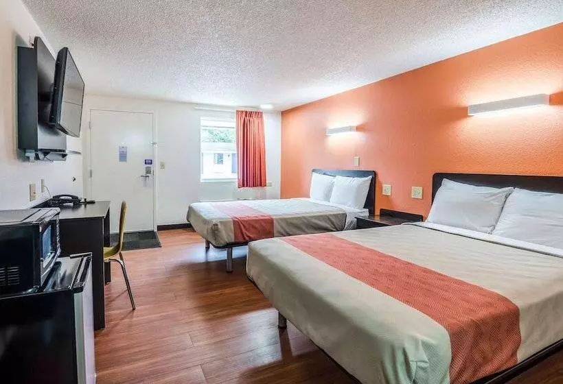 Motel 6 Troutville, Va