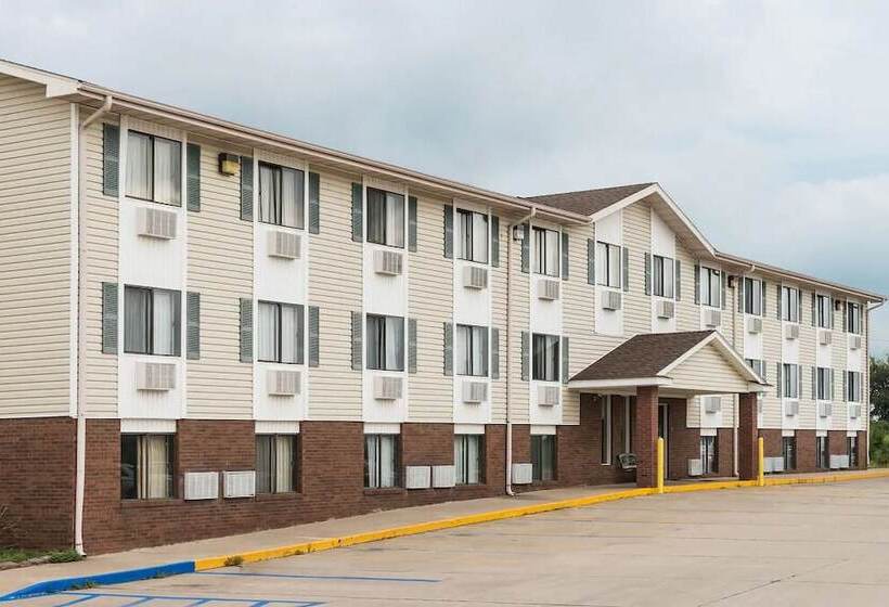 فندق على الطريق Amerihost Inn & Suites