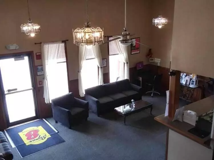 모텔 Amerihost Inn & Suites