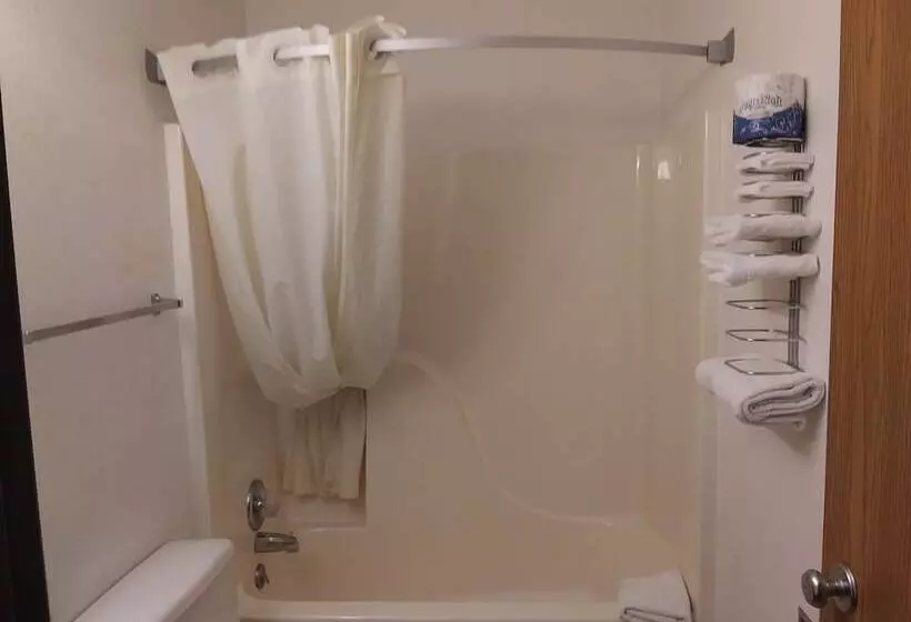 모텔 Amerihost Inn & Suites