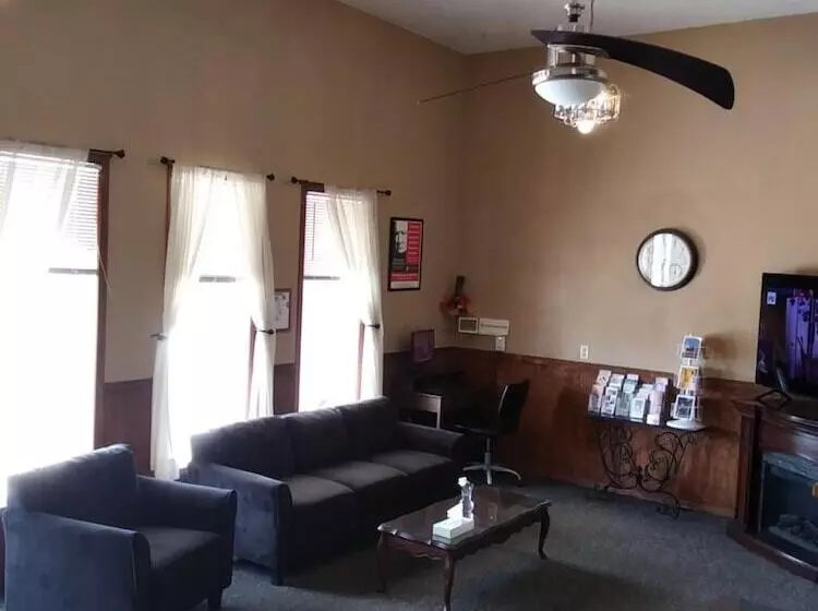 모텔 Amerihost Inn & Suites