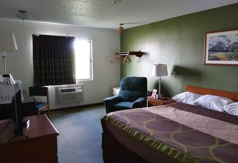 모텔 Amerihost Inn & Suites