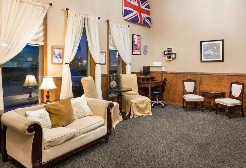 모텔 Amerihost Inn & Suites