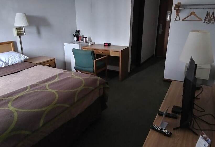 فندق على الطريق Amerihost Inn & Suites