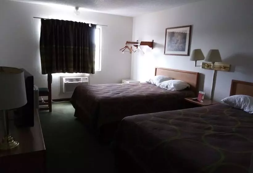 모텔 Amerihost Inn & Suites