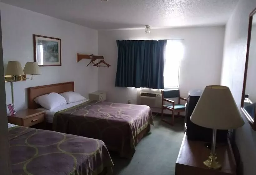 모텔 Amerihost Inn & Suites