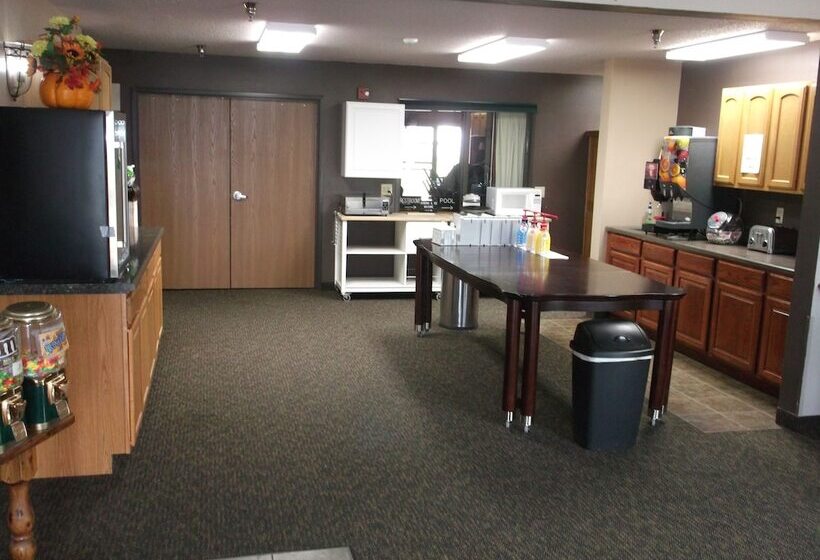 מוטל De Smet Super Deluxe Inn And Suites