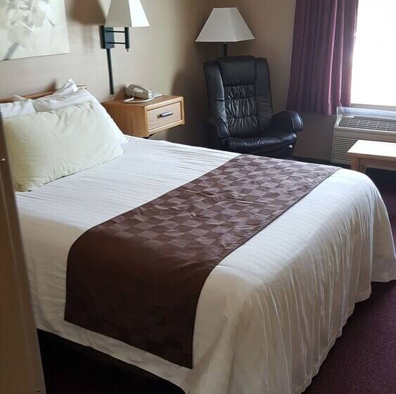 מוטל De Smet Super Deluxe Inn And Suites