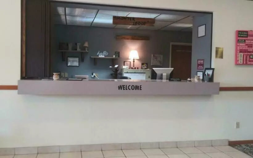 فندق على الطريق Hunters Lodge