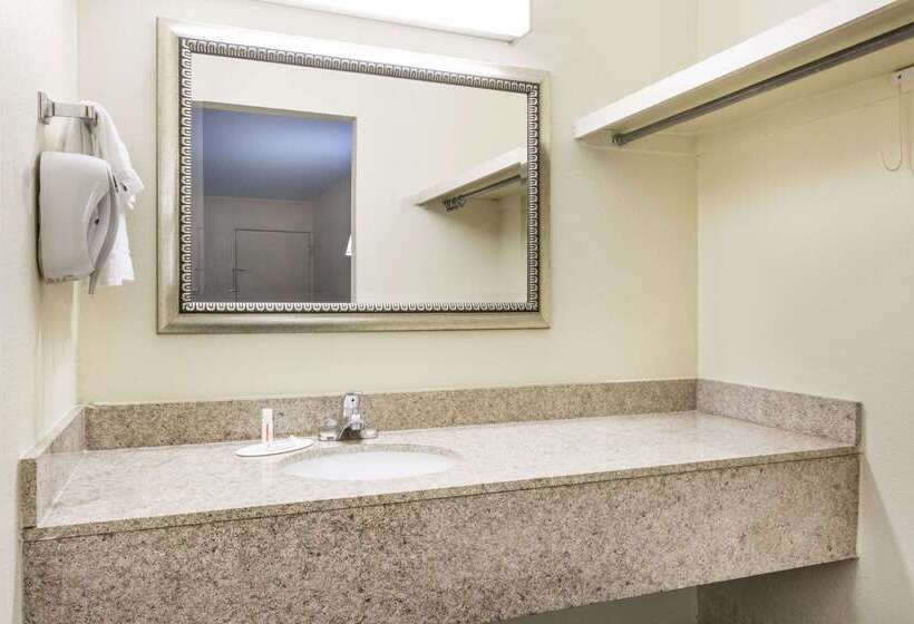 Motel 6 Forsyth, Ga Tift College