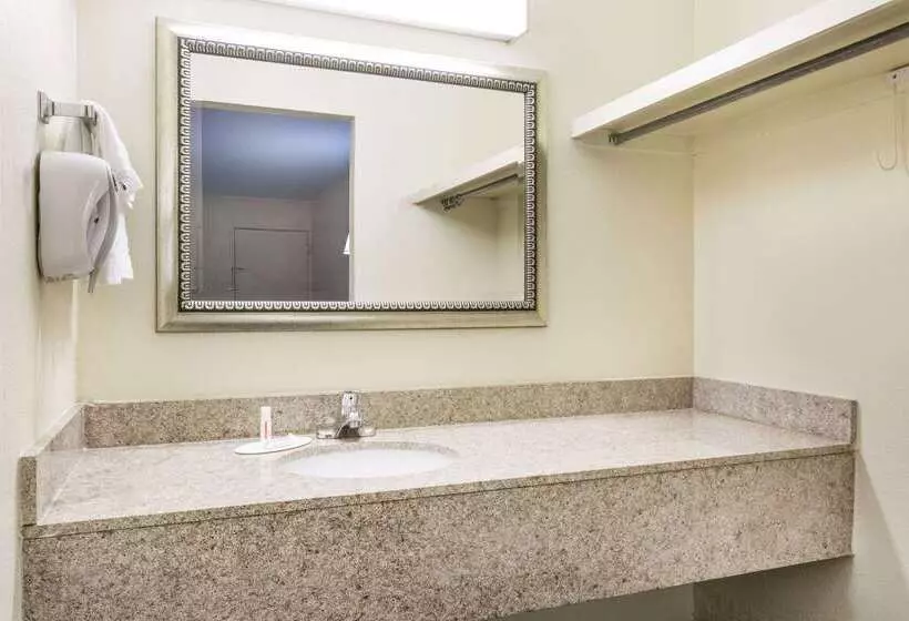 Motel 6 Forsyth, Ga Tift College