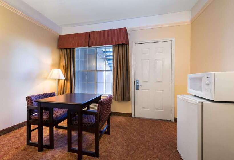 فندق على الطريق Super 8 By Wyndham Greenville