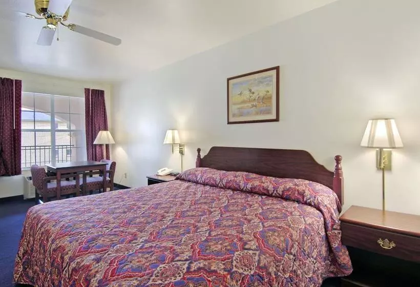 مُتل Super 8 By Wyndham Greenville