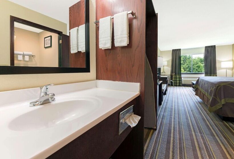 فندق على الطريق Super 8 By Wyndham Perry