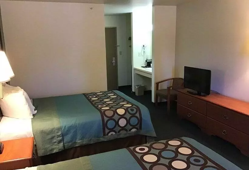 汽车旅馆 Super 8 By Wyndham Salmon