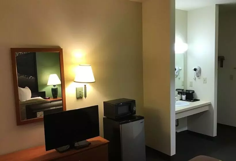 汽车旅馆 Super 8 By Wyndham Salmon