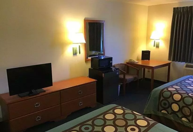 汽车旅馆 Super 8 By Wyndham Salmon