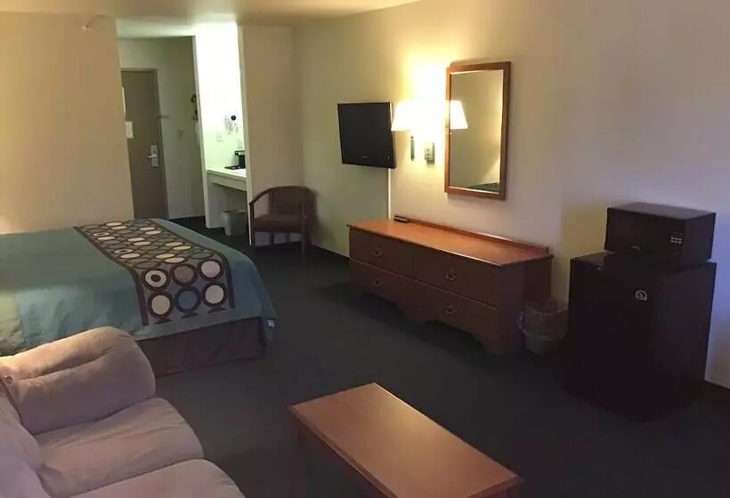 汽车旅馆 Super 8 By Wyndham Salmon