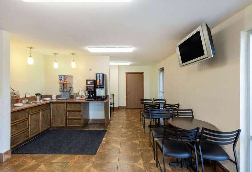 Motel Super 8 By Wyndham Seguin