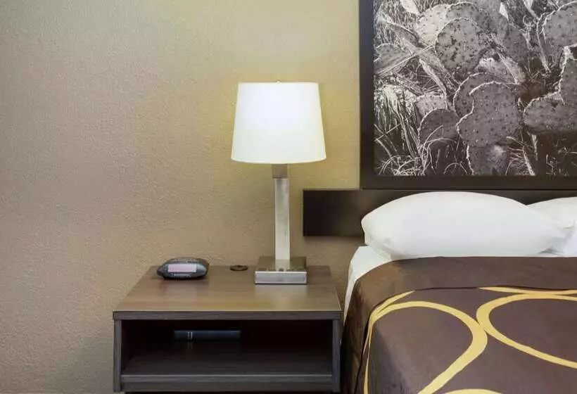 Мотель Super 8 By Wyndham Seguin