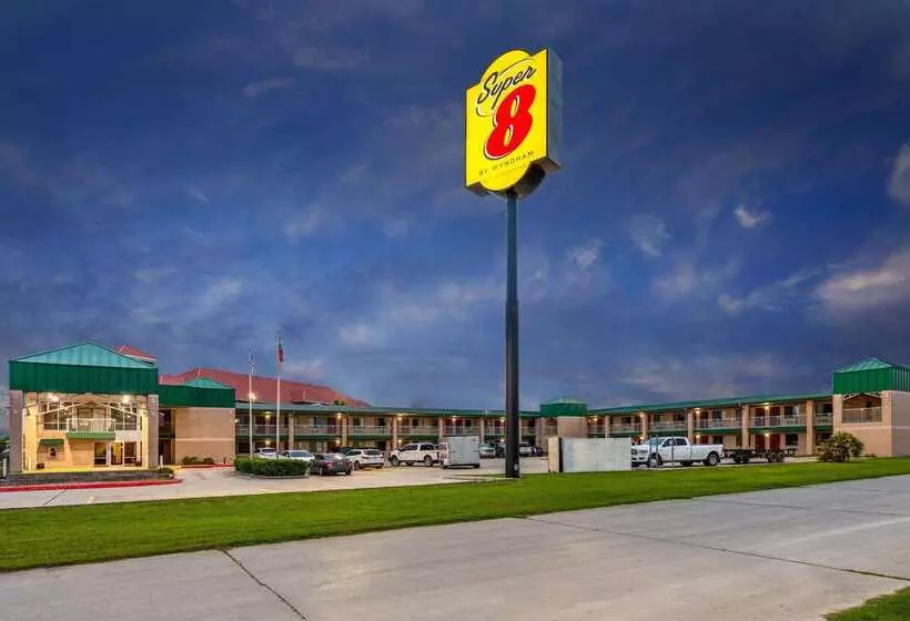 Мотель Super 8 By Wyndham Seguin