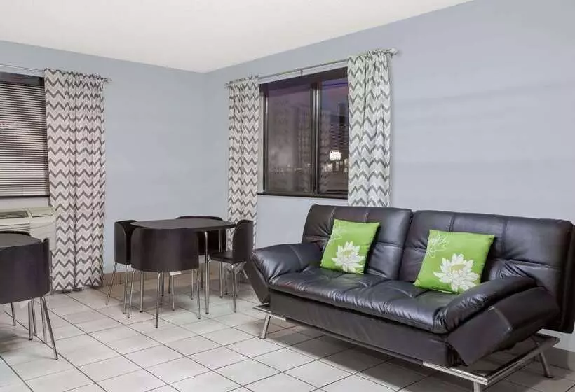 モーテル Super 8 By Wyndham Tappahannock Va