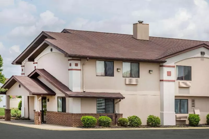 モーテル Super 8 By Wyndham Tappahannock Va