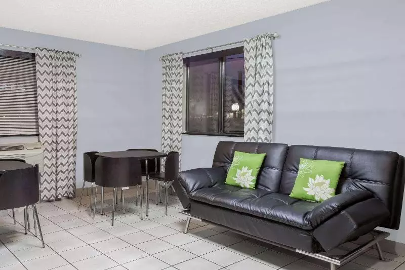 モーテル Super 8 By Wyndham Tappahannock Va