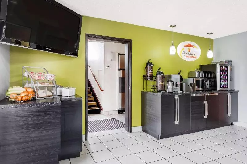 モーテル Super 8 By Wyndham Tappahannock Va