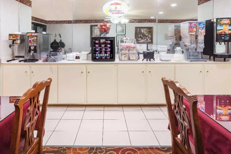 モーテル Super 8 By Wyndham White Hall