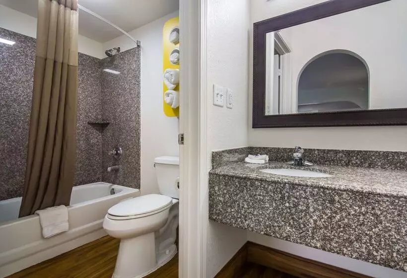 Motel 6 Pensacola, Fl   Nas