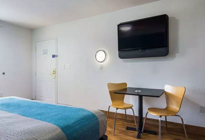 Motel 6 Pensacola, Fl   Nas