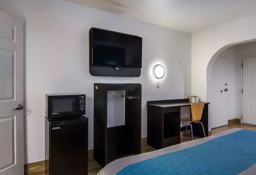 Motel 6 Pensacola, Fl   Nas