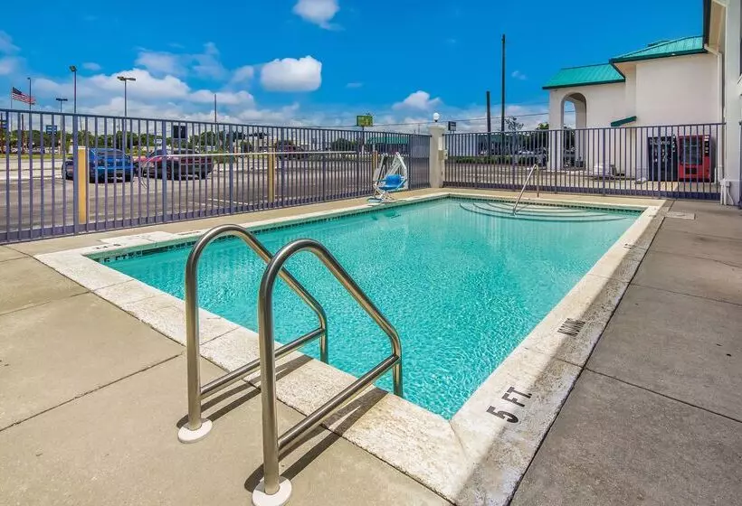 Motel 6 Pensacola, Fl   Nas