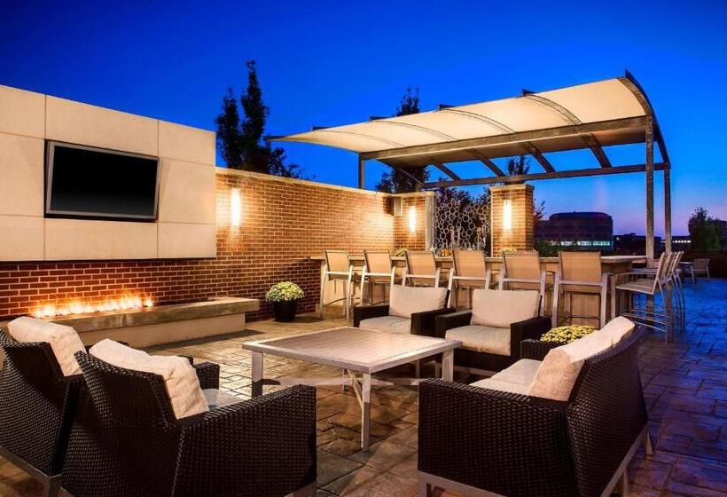 Sheraton Overland Park Hotel At The Convention Center